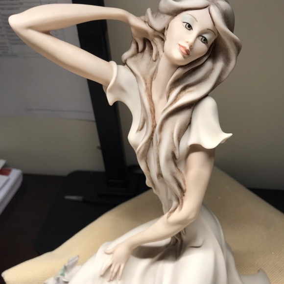 Giuseppe Armani Ecstasy woman model 1818F Italian sculpture. - Picture 3 of 14